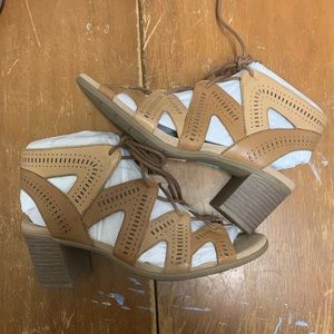 Earth Boho Chunky Sandals with Heel Brown Size 8